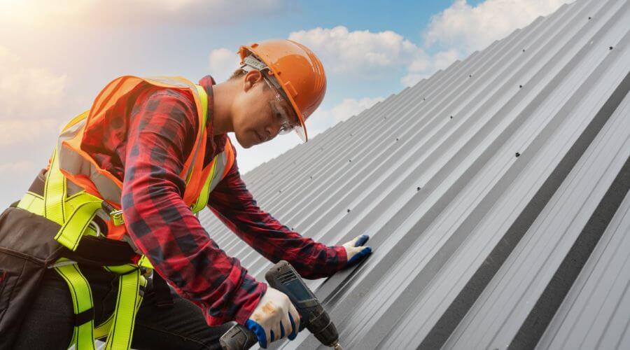 Owens Corning roofing contractor in Warfield, KY